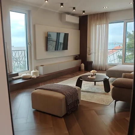 Mare Vista Rooftop Penthouse Sea View & Private Jacuzzi * טרוגיר