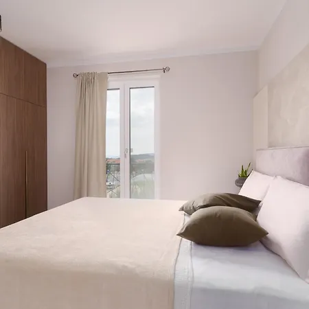 Apartman Mare Vista Rooftop Penthouse Sea View & Private Jacuzzi Trogir